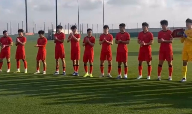 直播吧：国足2-2乌兹别克斯坦，1胜2平结束迪拜拉练，将连夜回国